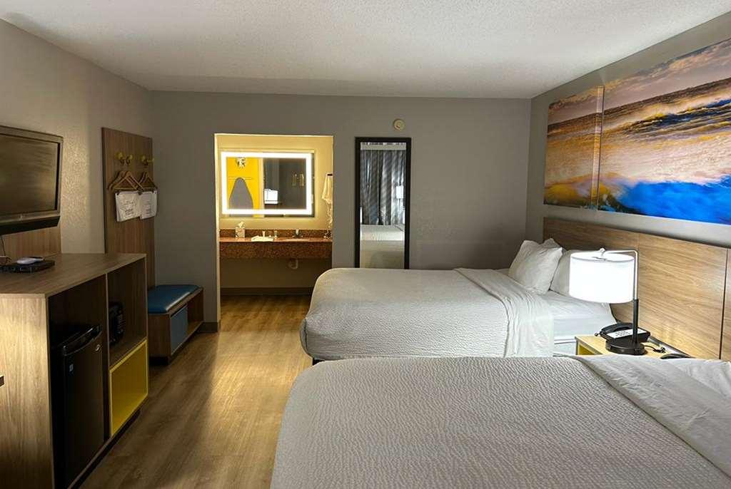 Days Inn By Wyndham St George St. George Стая снимка