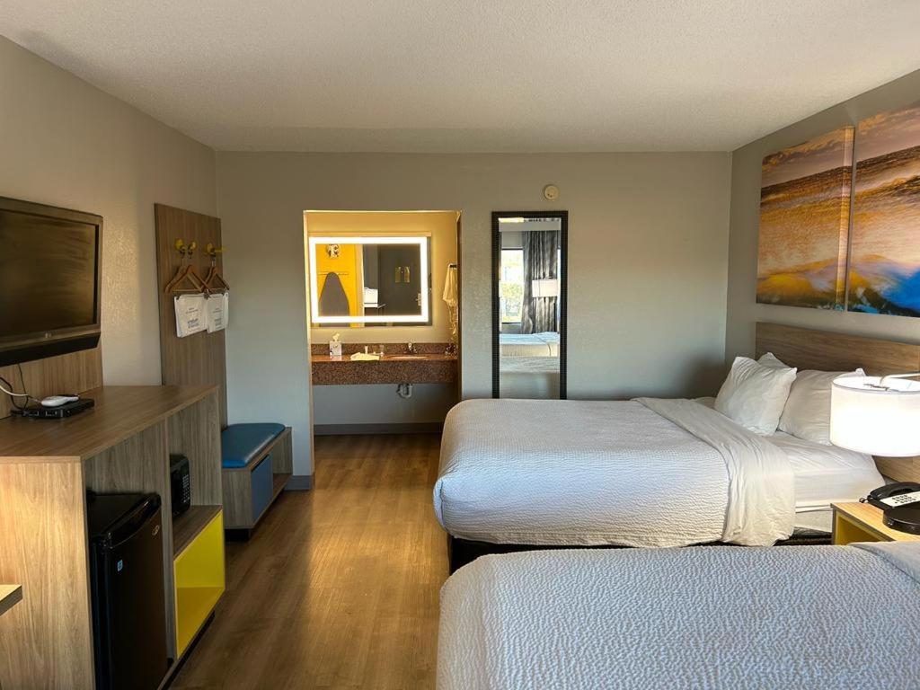 Days Inn By Wyndham St George St. George Екстериор снимка