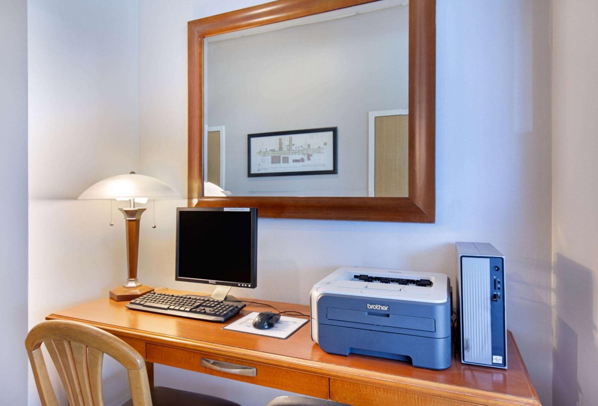 Days Inn By Wyndham St George St. George Екстериор снимка